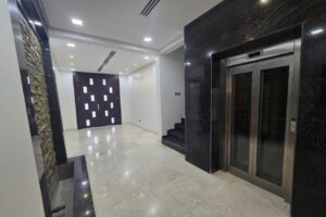 Beautiful 6bed villa with lift, pool, beach access