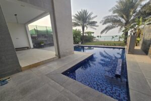 Beautiful 6bed villa with lift, pool, beach access