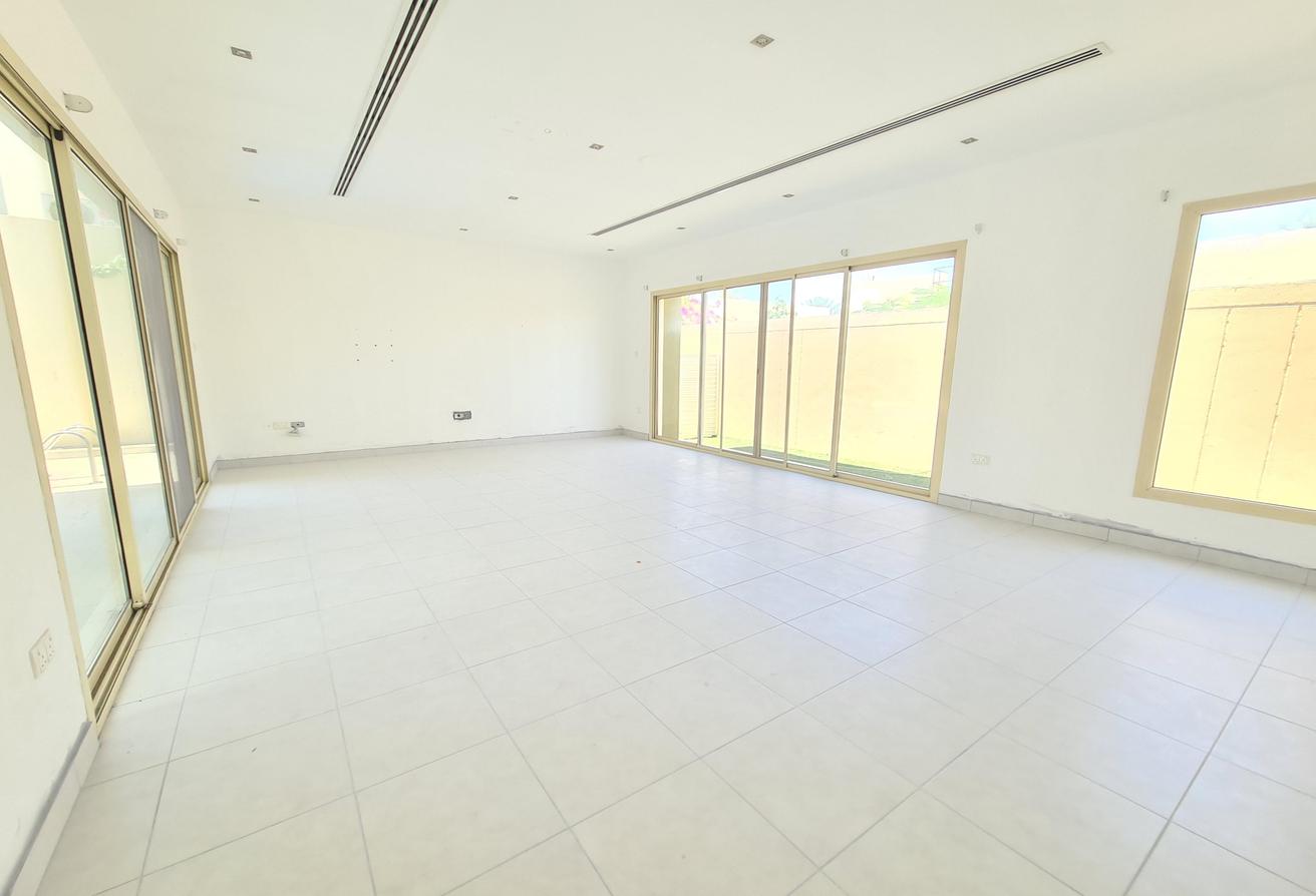 Modern 4 Bed Compound Villa with Garden and Pool !