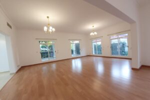 5bed Villa with beautiful green garden in compound