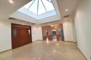 5bed Villa with beautiful green garden in compound