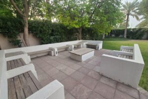 Modern 3Bed Villa huge private garden in comp