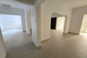 Modern 3Bed Villa huge private garden in comp
