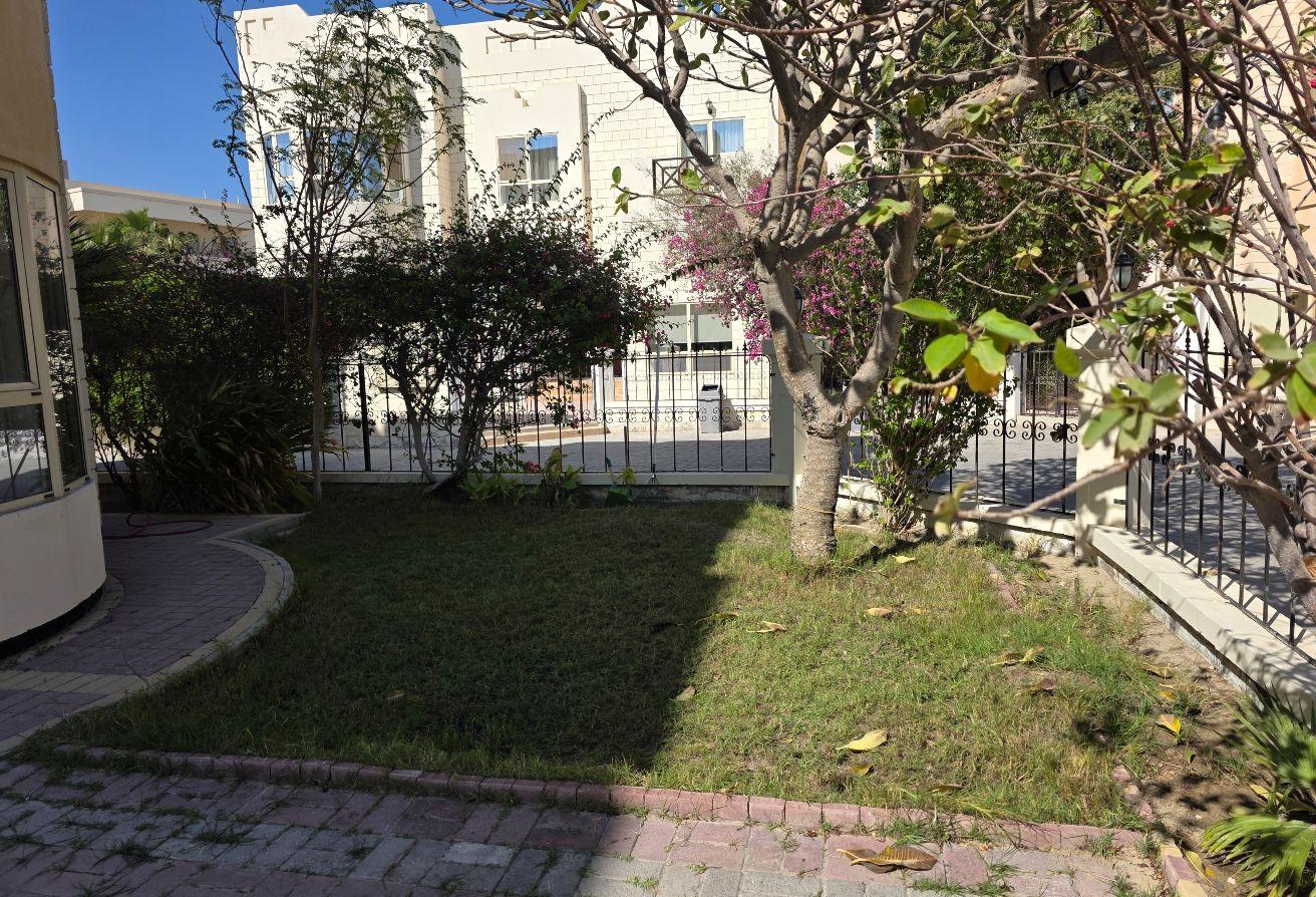 Redone Comp villa 3bed Pvt Garden BD1300 incl