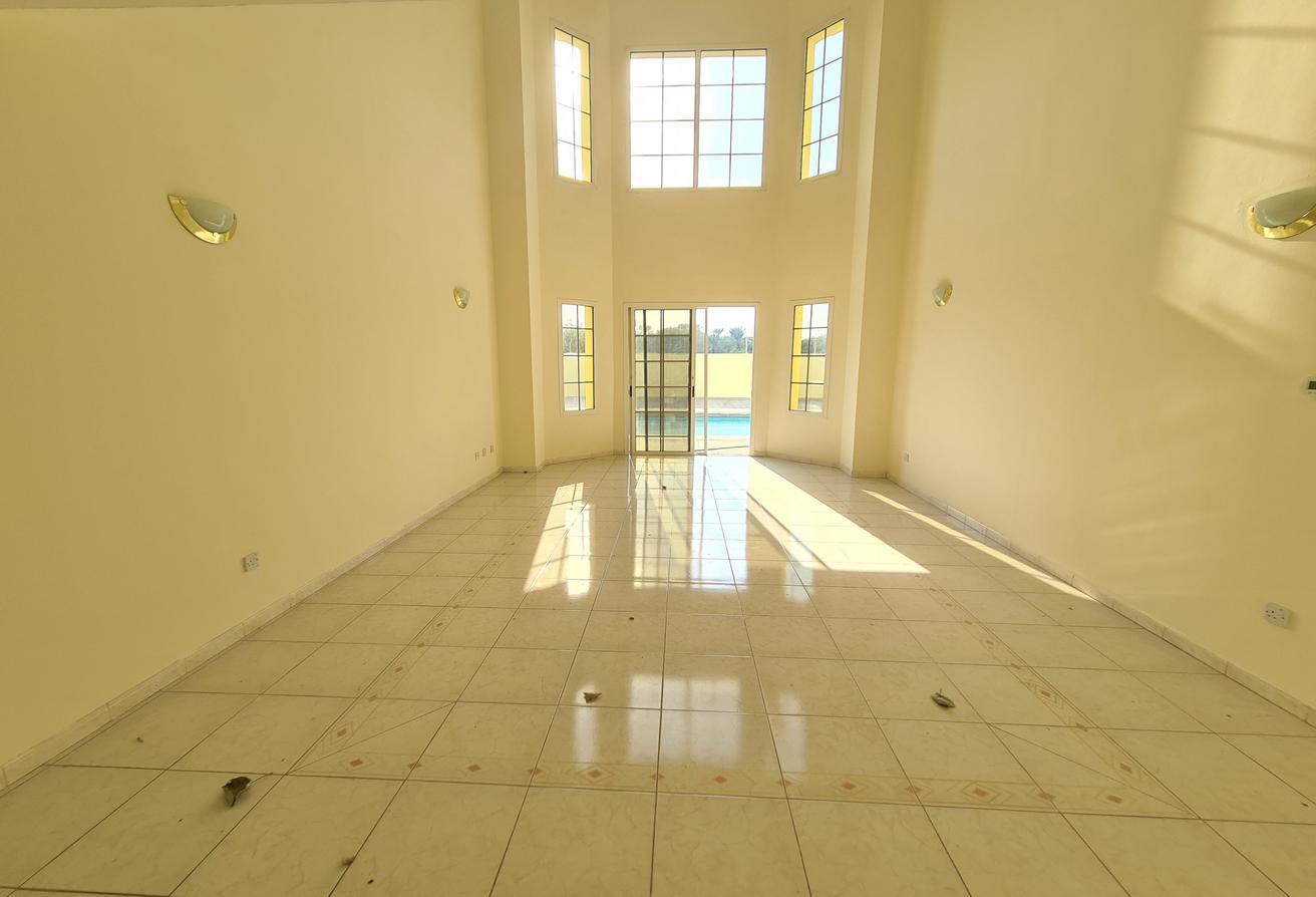 Janabiya 5Bed Family Villa,Private Pool Garden