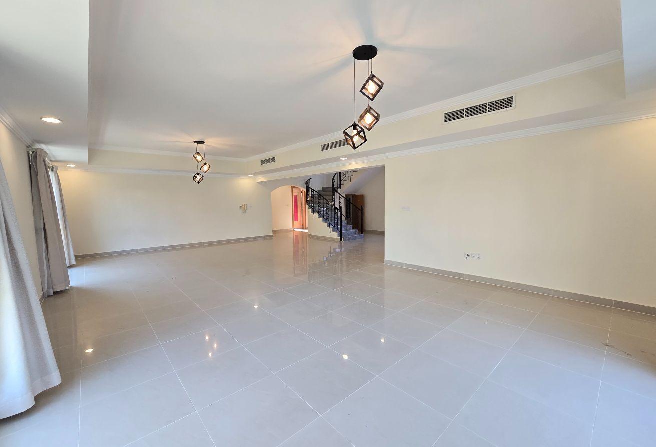 Spacious 4bed in big comp villa garden BD1000 incl