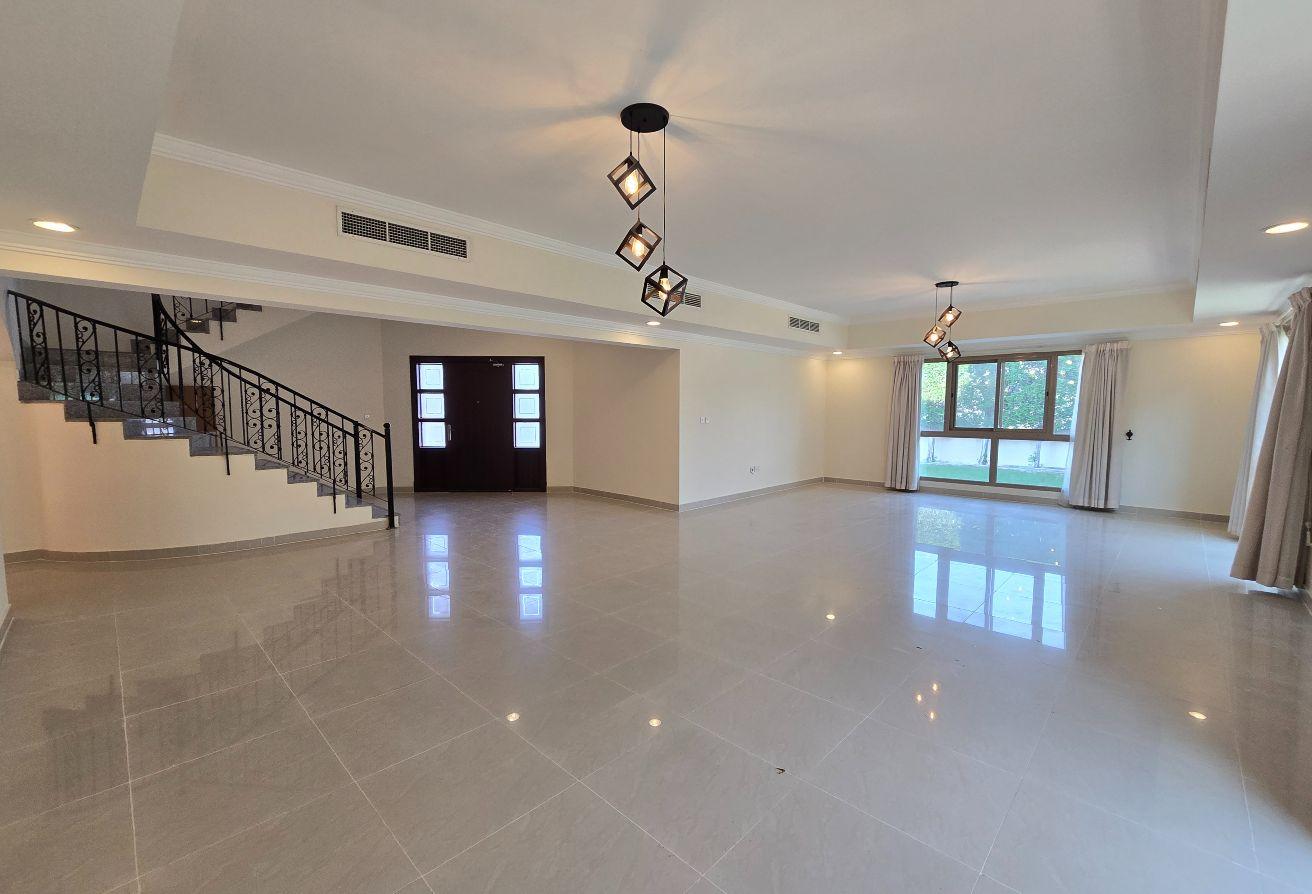 Spacious 4bed in big comp villa garden BD1000 incl