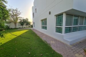 An big bright 3bed compound villa with big garden
