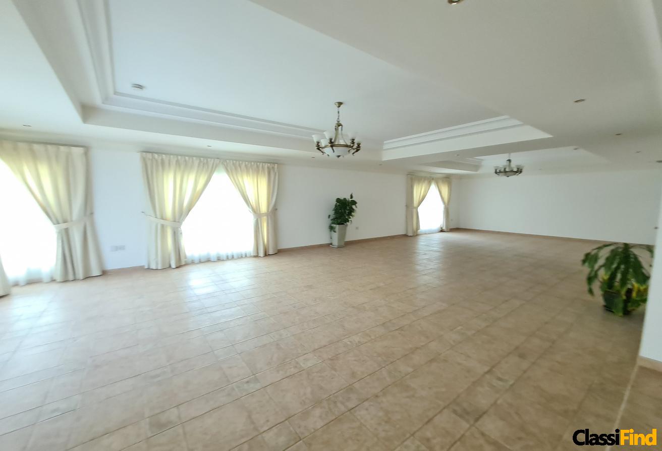 An big bright 3bed compound villa with big garden