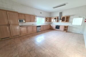 An big bright 3bed compound villa with big garden