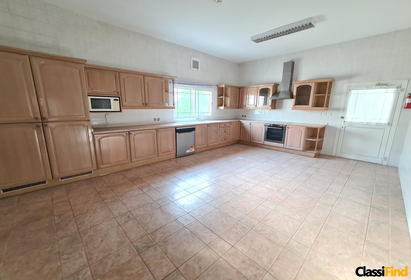 An big bright 3bed compound villa with big garden
