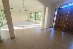 5 BR Apartment with Private Garden and Parking