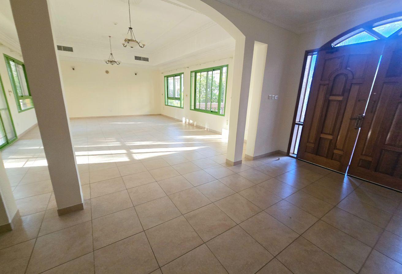 5 BR Apartment with Private Garden and Parking