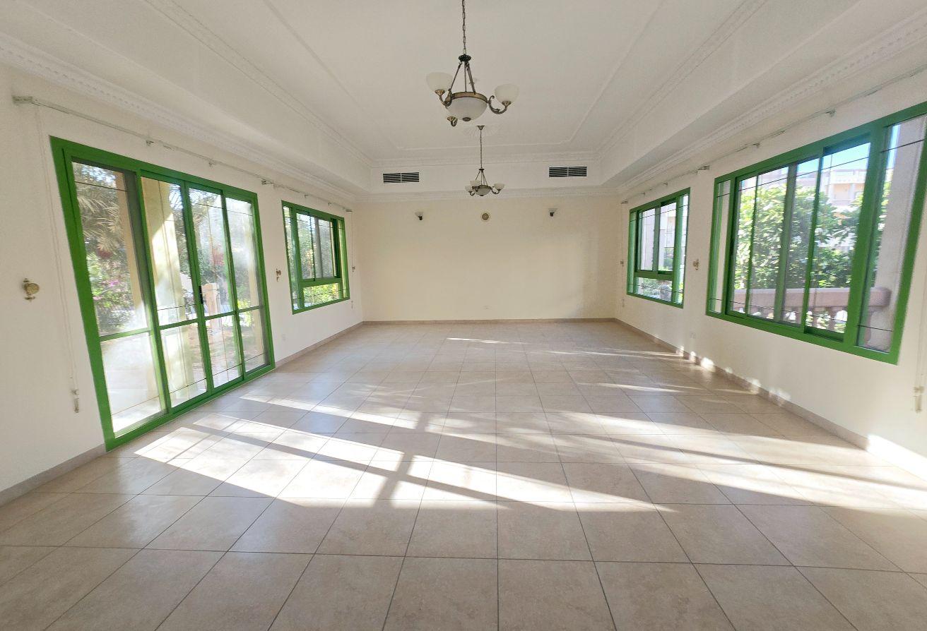 5 BR Apartment with Private Garden and Parking