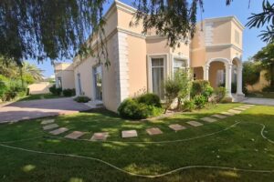 Beautiful 4bed Villa with Garden in Green Compound