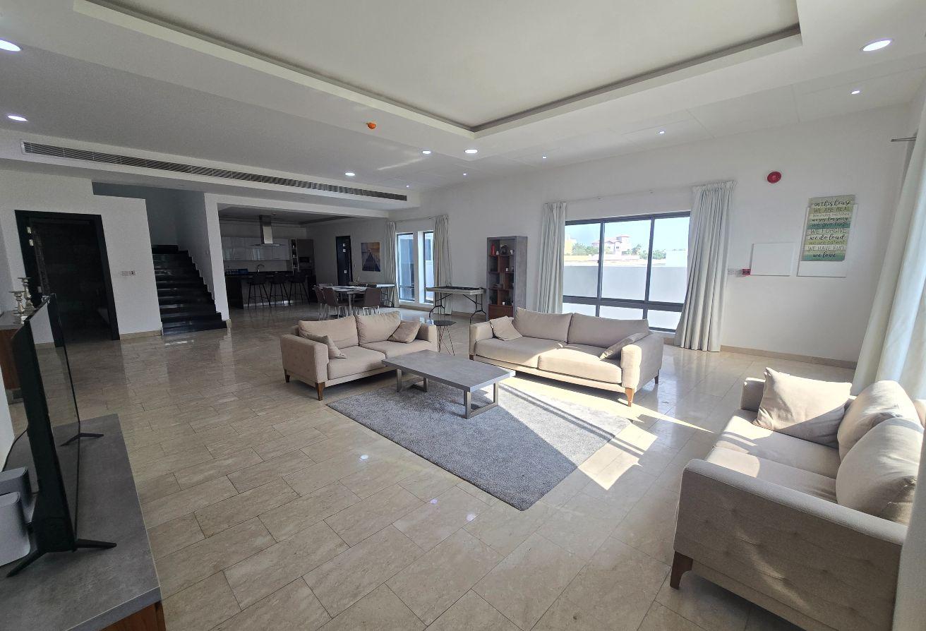 Bright modern furnished 4bed villa comp BD1000incl