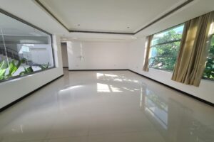 Modern Residence, 4Bedroom, pvt pool in compound !