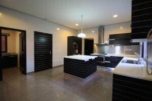 Upgraded contemporary 5bed w/jaccuzi,BD1560 incl