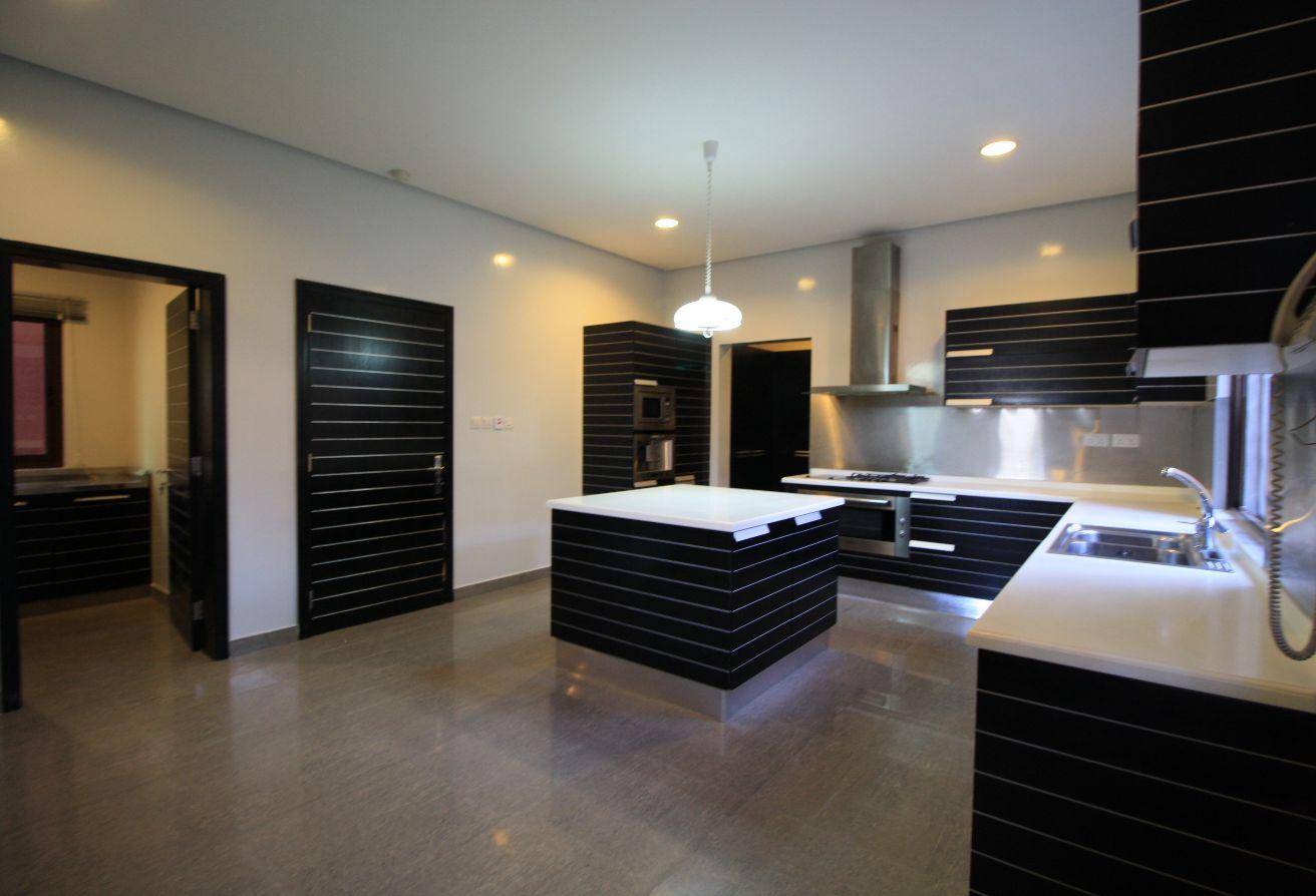 Upgraded contemporary 5bed w/jaccuzi,BD1560 incl