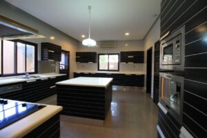 Upgraded contemporary 5bed w/jaccuzi,BD1560 incl