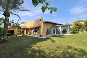 Lovely 4bed One storey Family Villa green comp