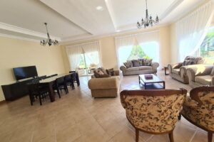 Lovely 4bed One storey Family Villa green comp