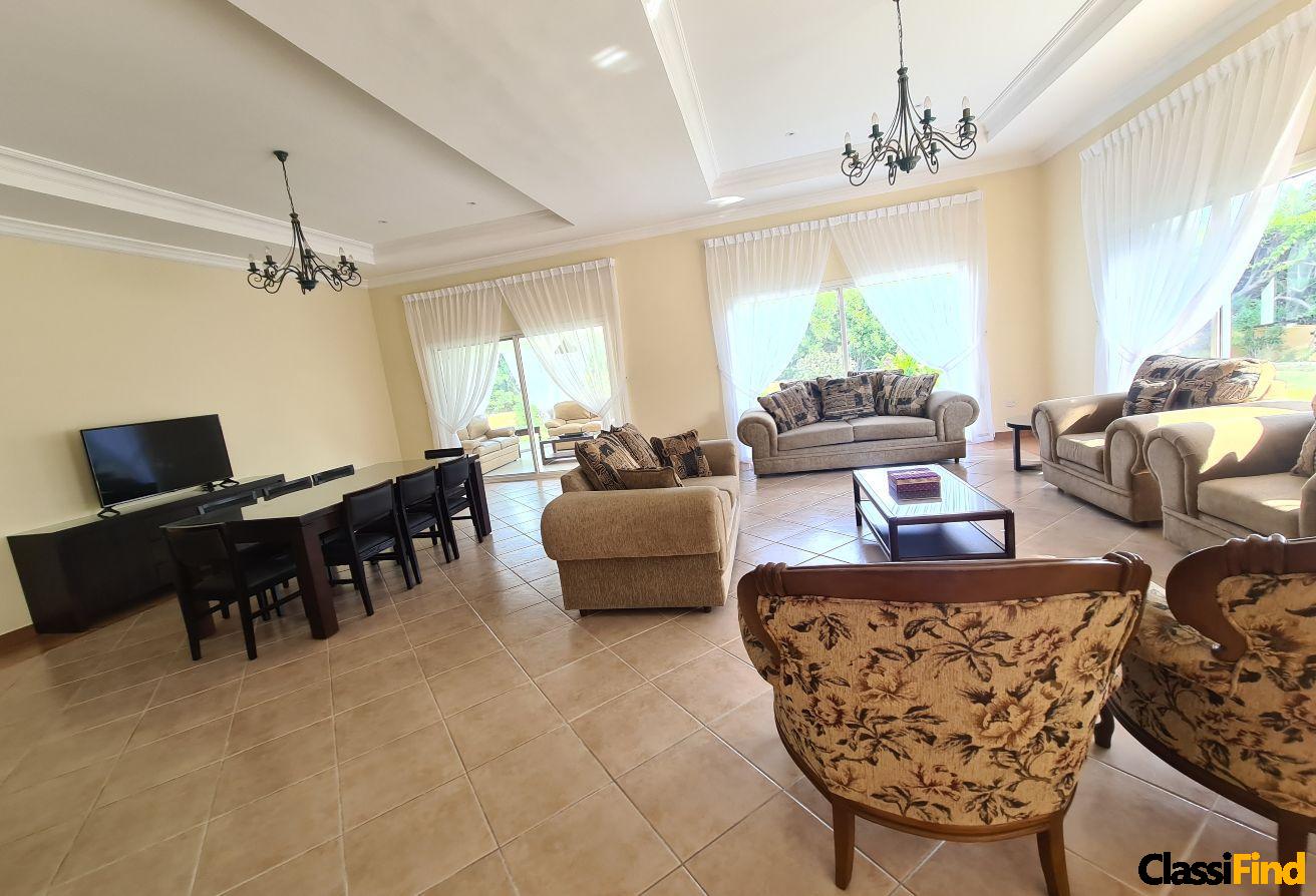 Lovely 4bed One storey Family Villa green comp