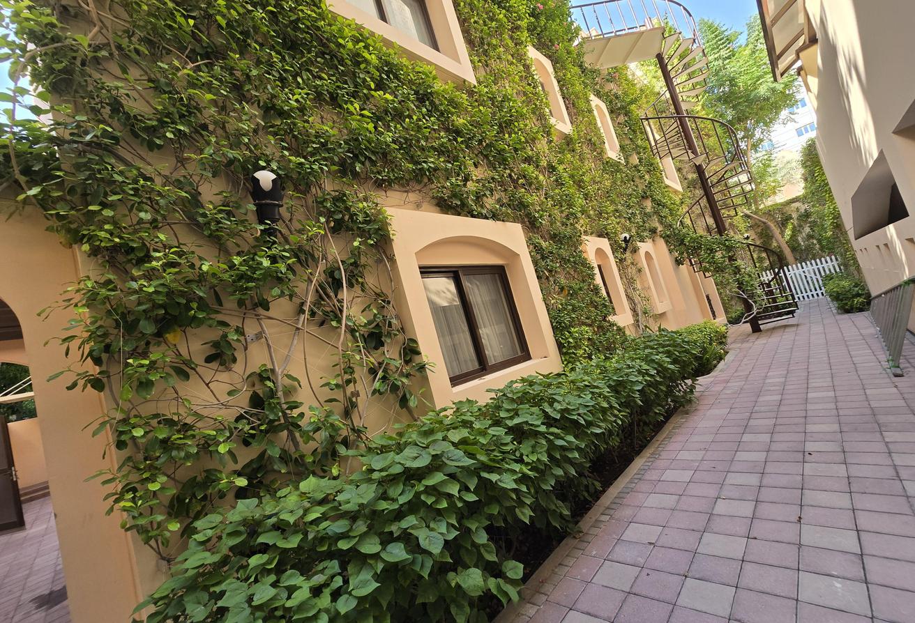 Manama-Spacious 4bed villa with superb facilities