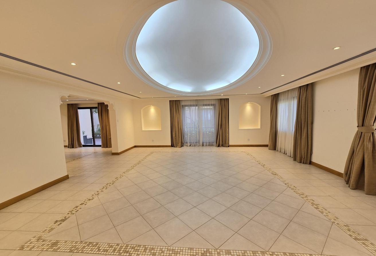 Manama-Spacious 4bed villa with superb facilities