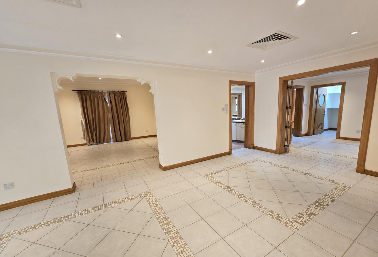 Manama-Spacious 4bed villa with superb facilities