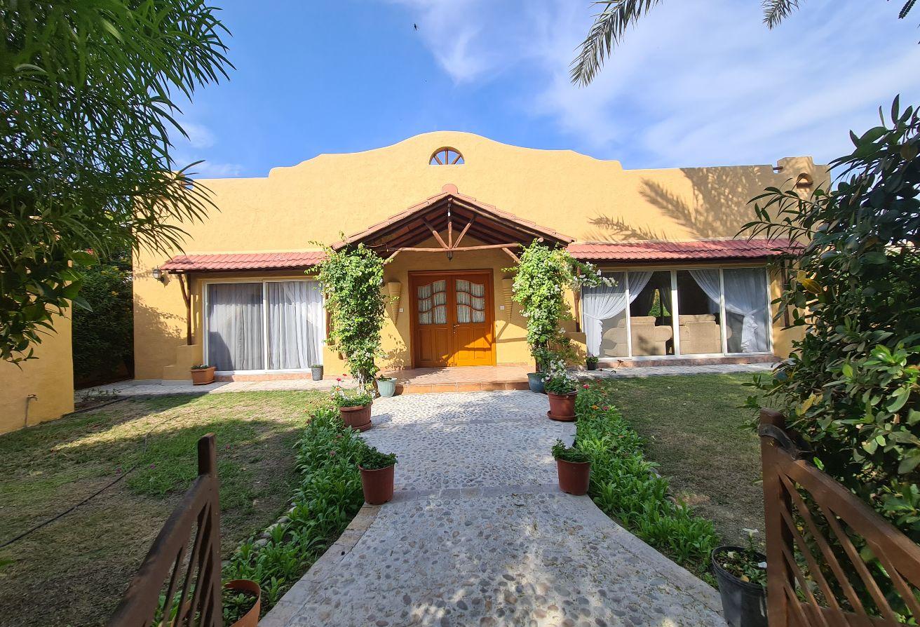 Lovely 4bed One storey Family Villa green comp