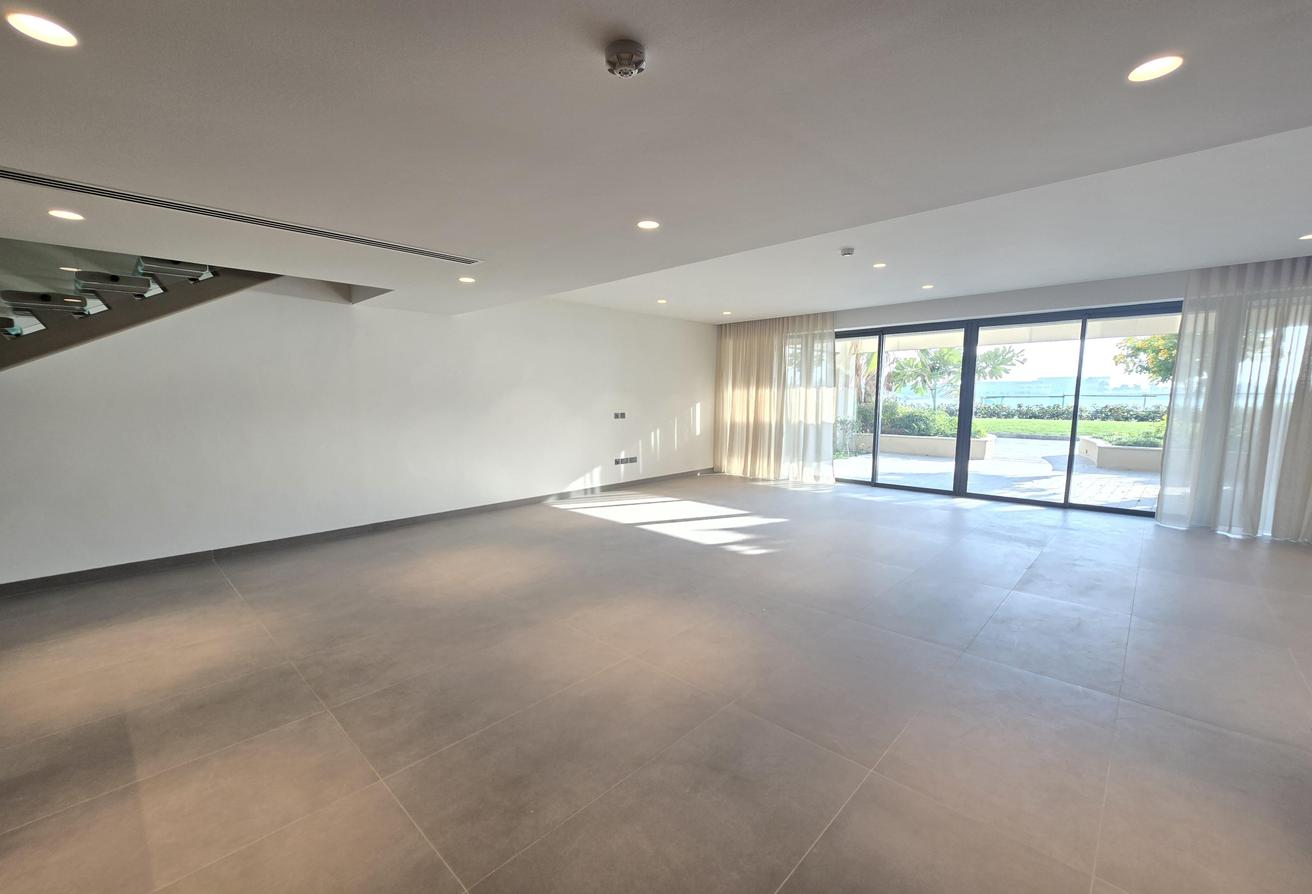 Amazing water view 3bed+direct beach/garden acces