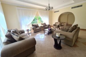 Lovely 4bed One storey Family Villa green comp