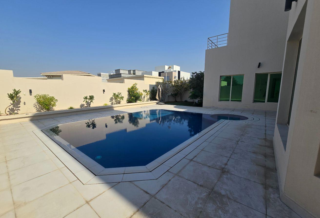 Modern 4Bed Villa with Pool in comp BD1300 Incl !