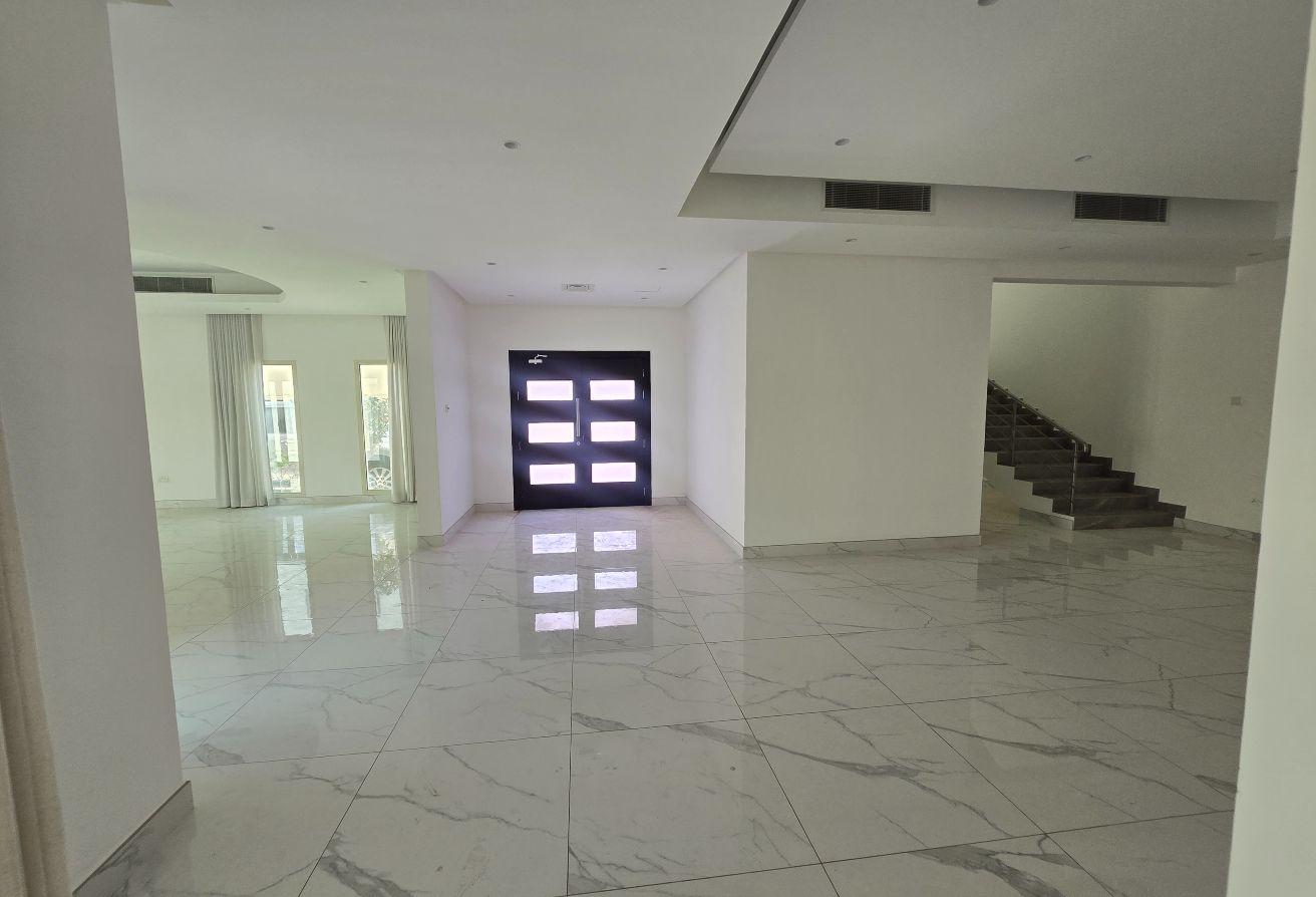 Modern 4Bed Villa with Pool in comp BD1300 Incl !