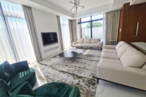 Newish 4bed villa w/private pool in comp BD1600!