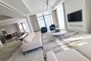 Newish 4bed villa w/private pool in comp BD1600!