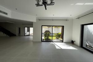 Beautiful large 5bed renovated villa garden pool