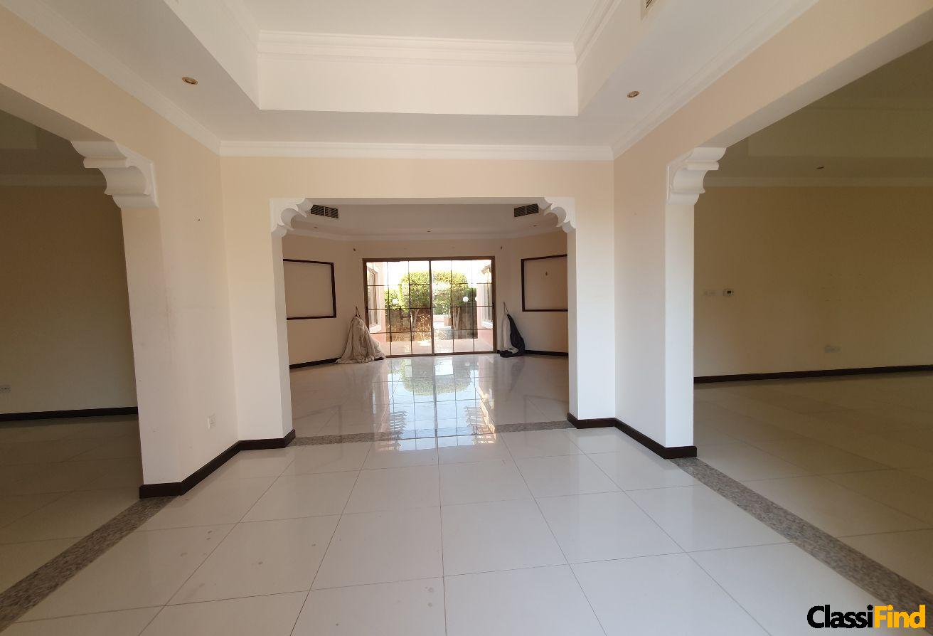 Beautiful large 4bed renovated villa large garden