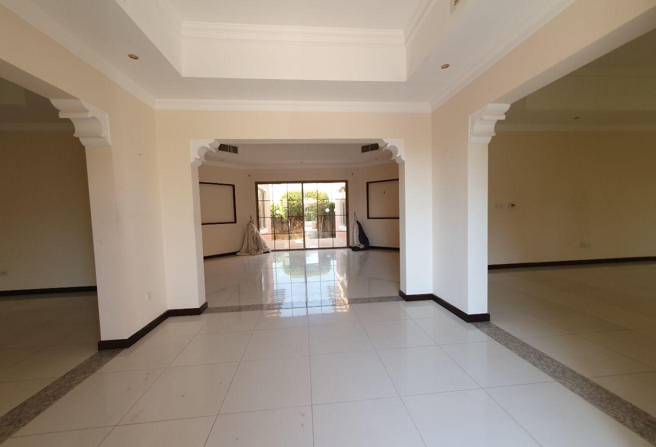 Beautiful large 4bed renovated villa large garden