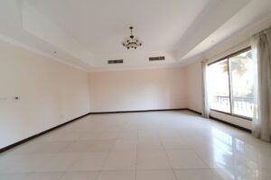 Beautiful large 4bed renovated villa large garden