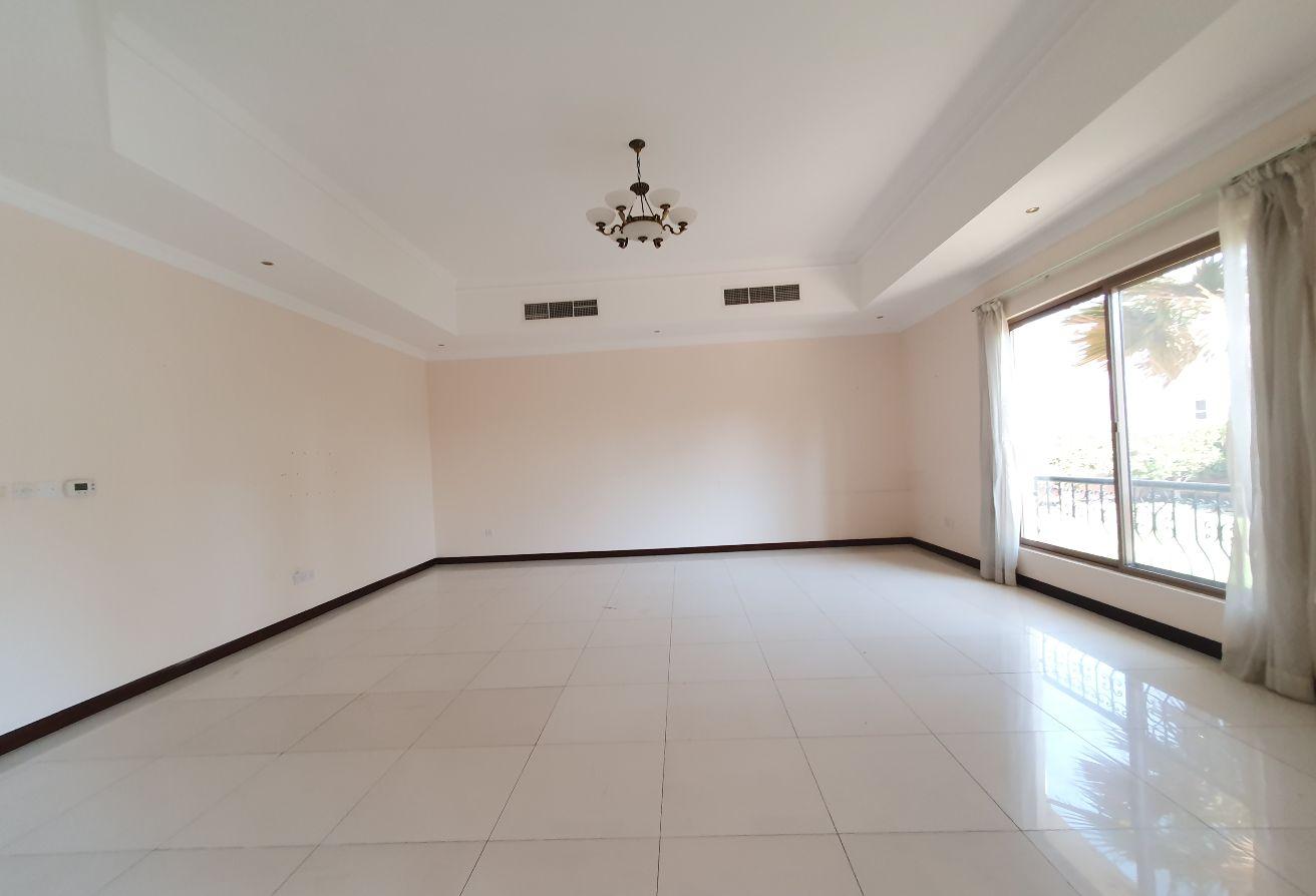 Beautiful large 4bed renovated villa large garden