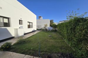 Beautiful one storey 3 bedroom compound villa