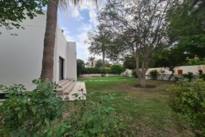 Modern 1storey 3bed comp villa with large garden