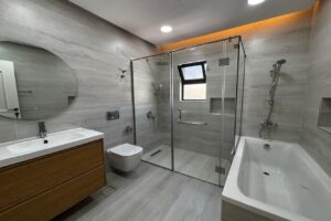 Beautiful large 5bed renovated villa garden pool