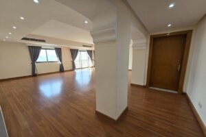 4bed Large Apartment with facilities for family