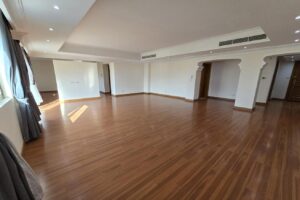 4bed Large Apartment with facilities for family