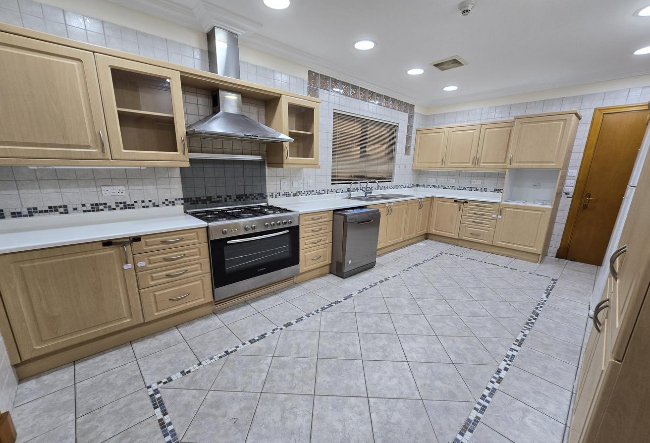 4bed Large Apartment with facilities for family