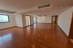 compound-Spacious 5bed family duplex apartment