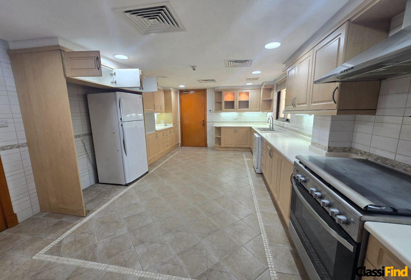 compound-Spacious 5bed family duplex apartment